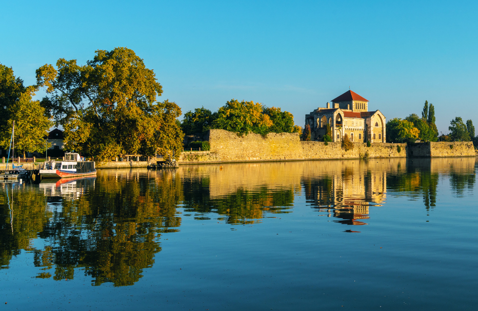 Recharge your batteries in the idyllic Hungarian countryside, visit Tata!